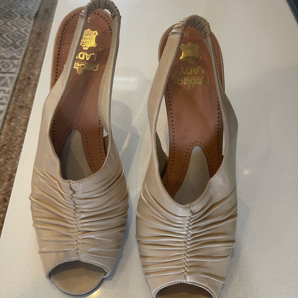 Manolo Blahnik Leather Heals Made in Italy size 37.5-38 - Picture 13 of 15